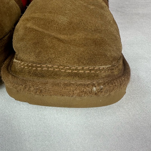 UGG big kids Tartan Neumel. Tan. Size big kids 6 Women’s 7.5 - Picture 6 of 13